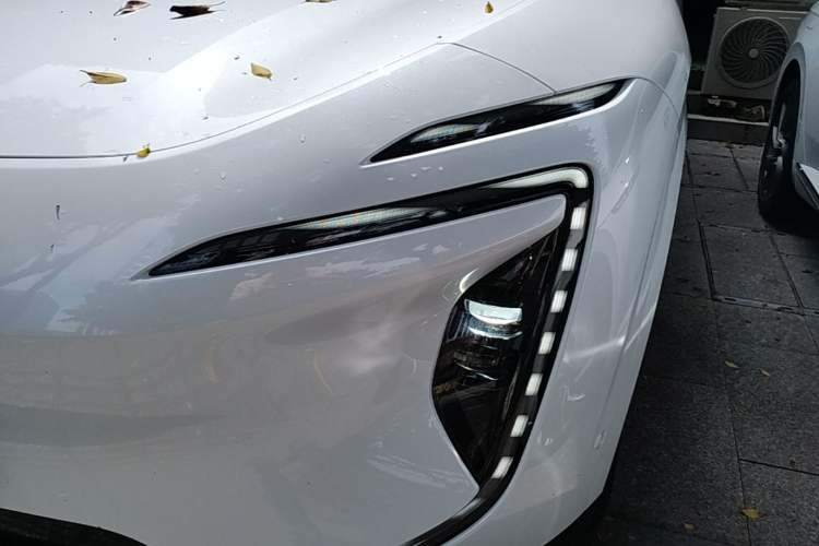 Used Avatr 07 2024 Max Pure Electric Edition Left Front Headlight