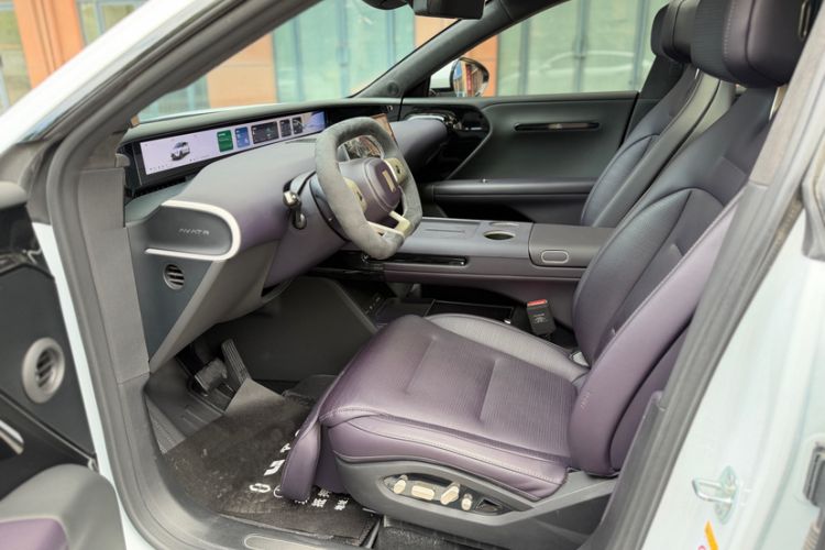 Used Avatr 07 2024 Max Extended-Range Edition Left Front Seat