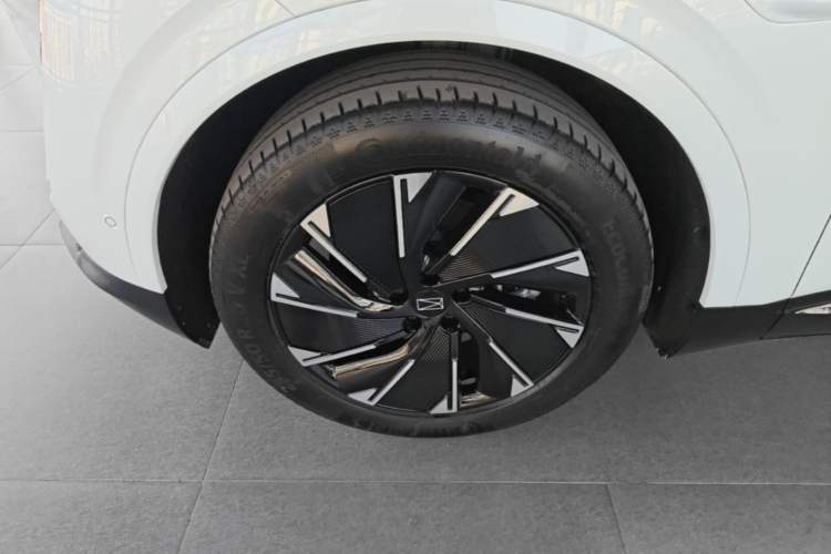 Used Avatr 07 2024 Pro+ All-Electric Version Left Front Wheel Hub