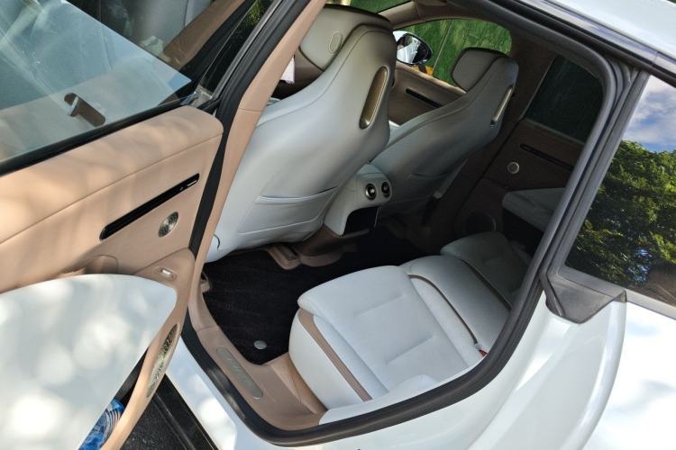Used Avatr 07 2024 Pro+ Range-Extended Edition Left Rear Seat