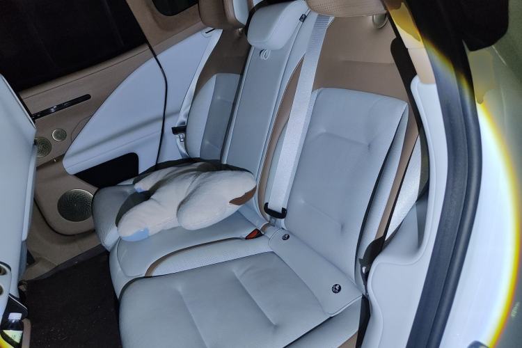 Used Avatr 07 2024 Max Extended-Range Edition Left Rear Seat