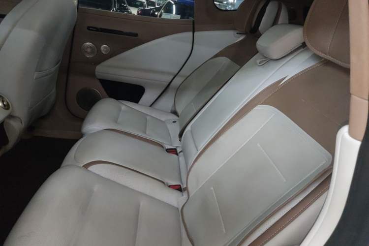 Used Avatr 07 2024 Max Extended-Range Edition Left Rear Seat