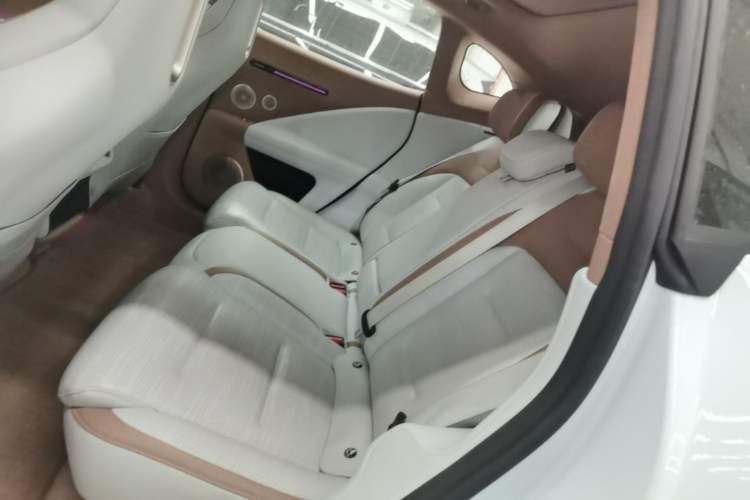 Used Avatr 07 2024 Max Extended-Range Edition Left Rear Seat
