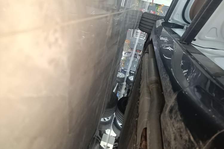 Used Avatr 07 2024 Ultra Range-Extended Four-Wheel Drive Left Side Sill