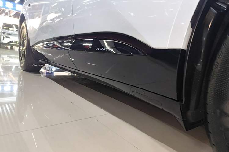 Used Avatr 07 2024 Max Extended-Range Edition Left Side Sill
