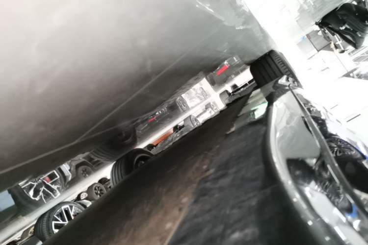 Used Avatr 07 2024 Ultra All-Electric Four-Wheel Drive Left Side Sill