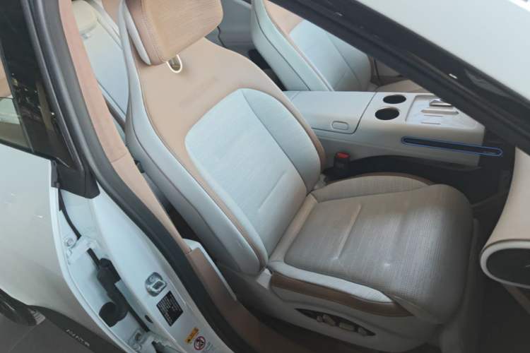 Used Avatr 07 2024 Pro+ All-Electric Version Right Front Seat