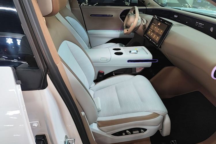 Used Avatr 07 2024 Max Extended-Range Edition Right Front Seat
