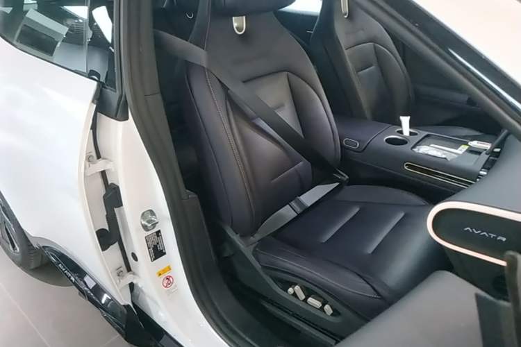 Used Avatr 07 2024 Pro+ All-Electric Version Right Front Seat