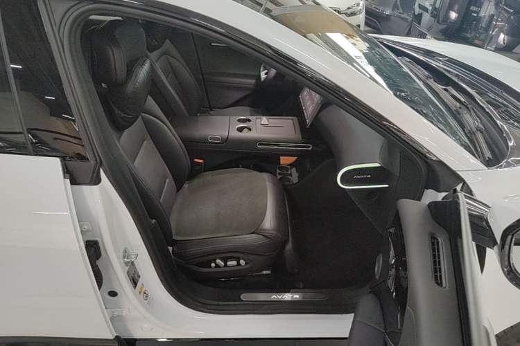 Used Avatr 07 2024 Max Extended-Range Edition Right Front Seat