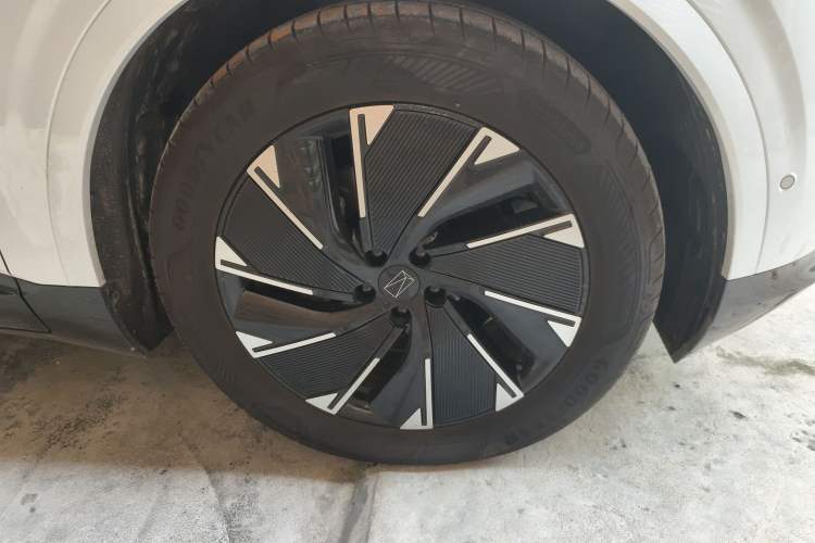 Used Avatr 07 2024 Pro+ All-Electric Version Right Front Wheel Hub