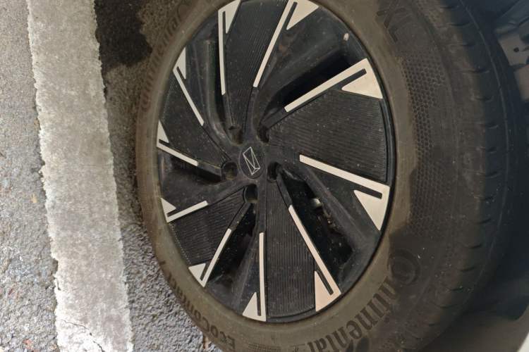 Used Avatr 07 2024 Pro+ Range-Extended Edition Right Front Wheel Hub