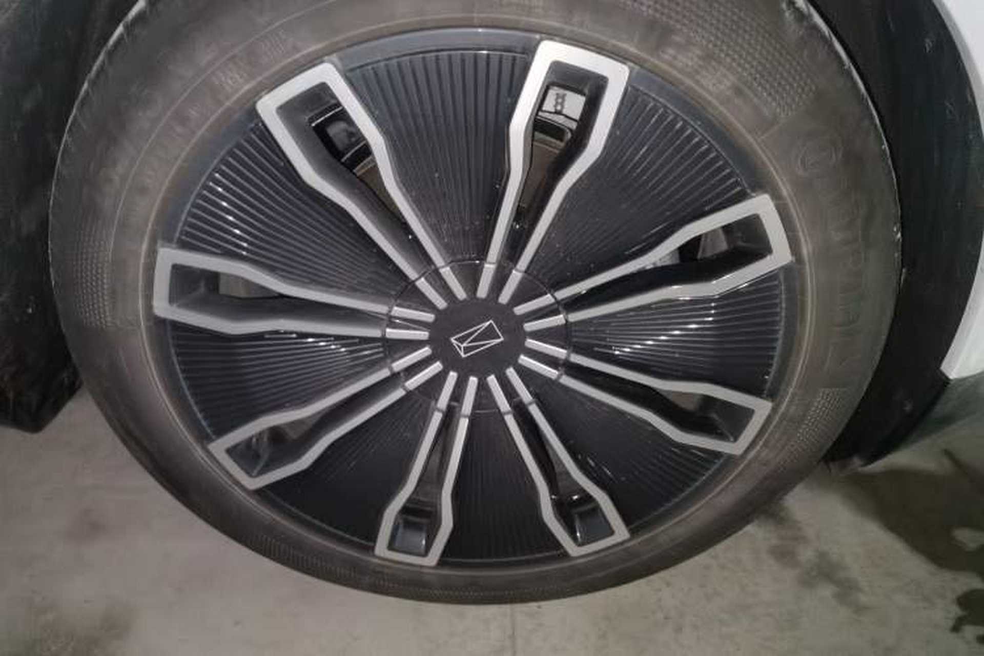Used Avatr 07 2024 Ultra Range-Extended Four-Wheel Drive Right Front Wheel Hub