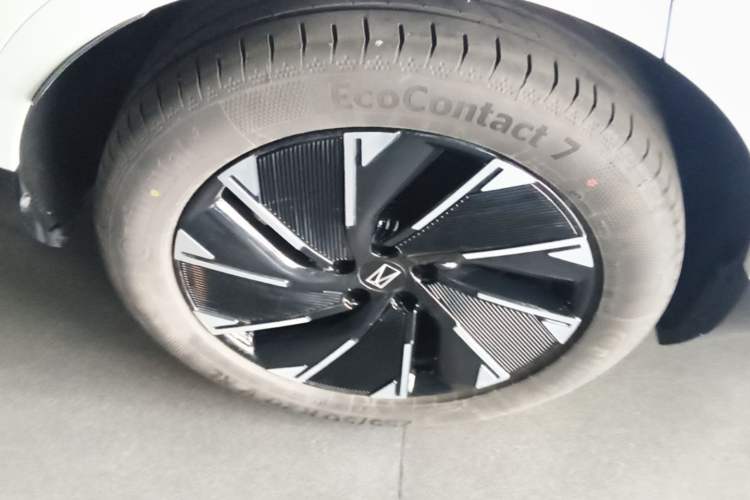 Used Avatr 07 2024 Pro+ All-Electric Version Right Rear Wheel Hub