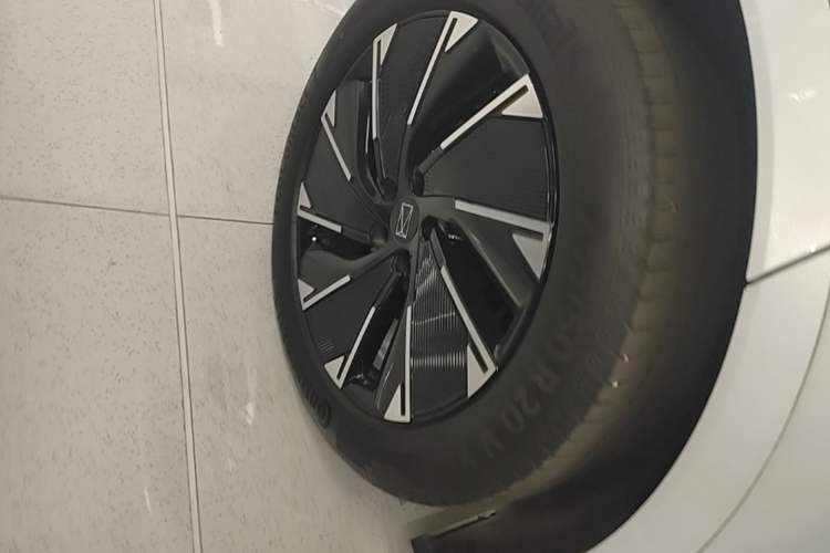 Used Avatr 07 2024 Pro Pure Electric Version Right Rear Wheel Hub