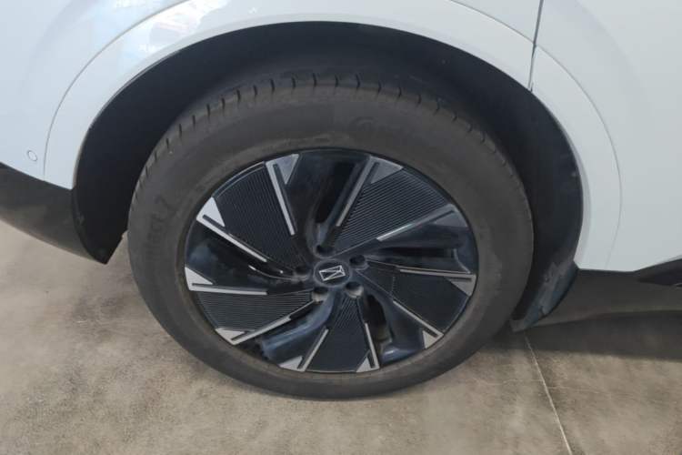 Used Avatr 07 2024 Pro+ All-Electric Version Right Rear Wheel Hub