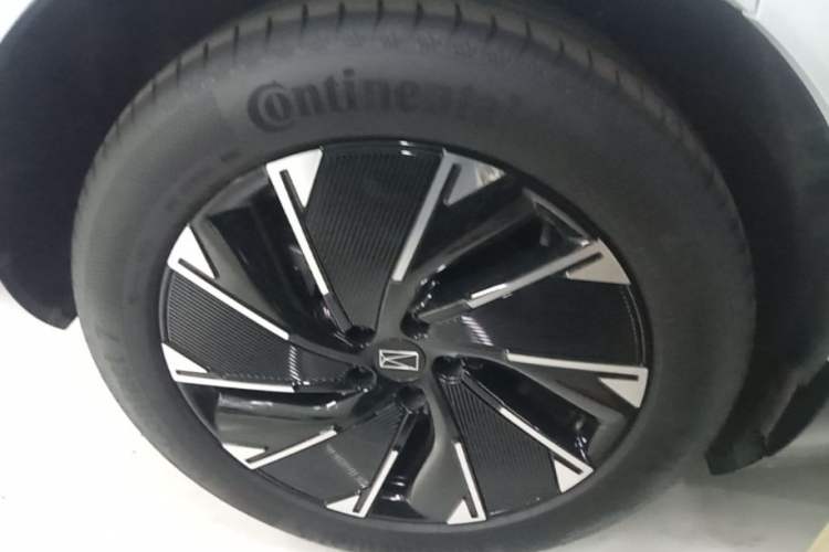Used Avatr 07 2024 Pro+ All-Electric Version Right Rear Wheel Hub