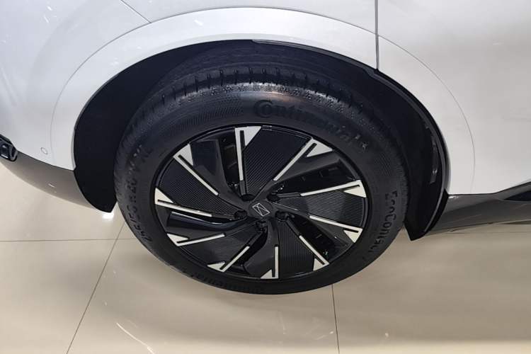 Used Avatr 07 2024 Max Extended-Range Edition Right Rear Wheel Hub