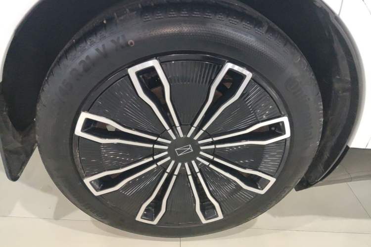 Used Avatr 07 2024 Max Extended-Range Edition Right Rear Wheel Hub