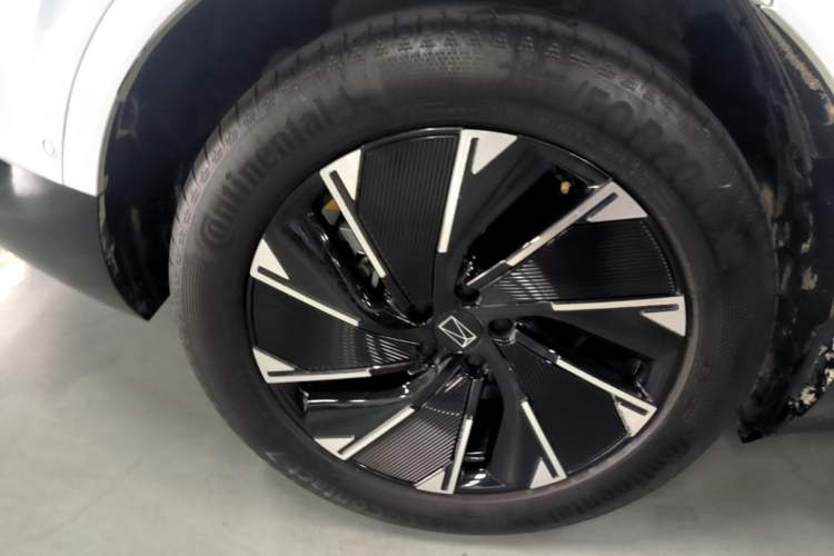 Used Avatr 07 2024 Max Extended-Range Edition Right Rear Wheel Hub