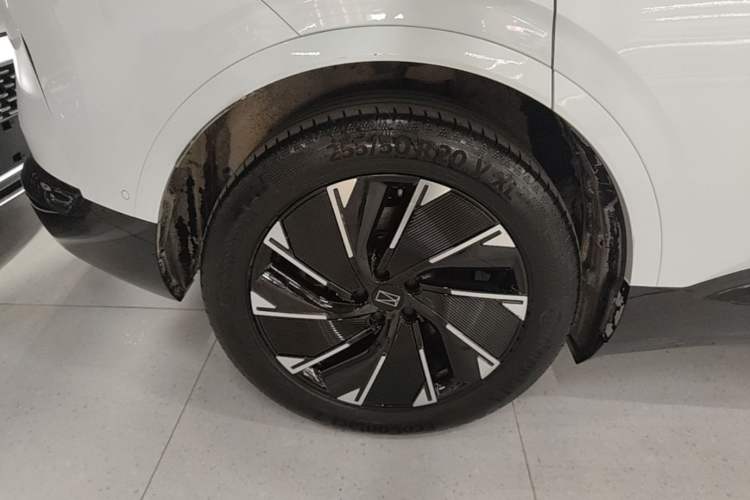 Used Avatr 07 2024 Max Extended-Range Edition Right Rear Wheel Hub