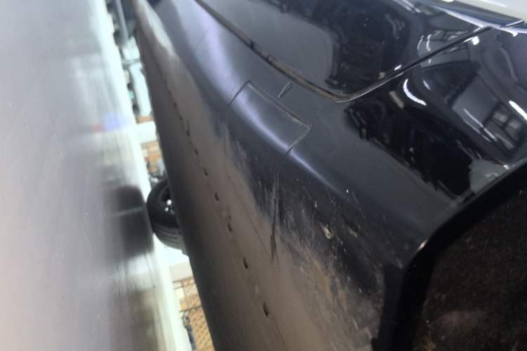 Used Avatr 07 2024 Ultra All-Electric Four-Wheel Drive Right Side Sill