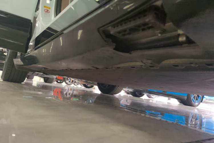 Used Avatr 07 2024 Max Pure Electric Edition Right Side Sill