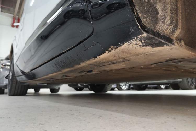 Used Avatr 07 2024 Max Extended-Range Edition Right Side Sill