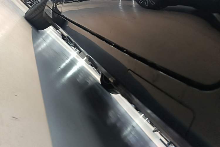 Used Avatr 07 2024 Ultra Range-Extended Four-Wheel Drive Right Side Sill