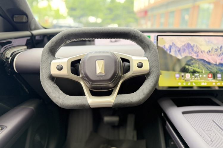 Used Avatr 07 2024 Max Extended-Range Edition Steering Wheel