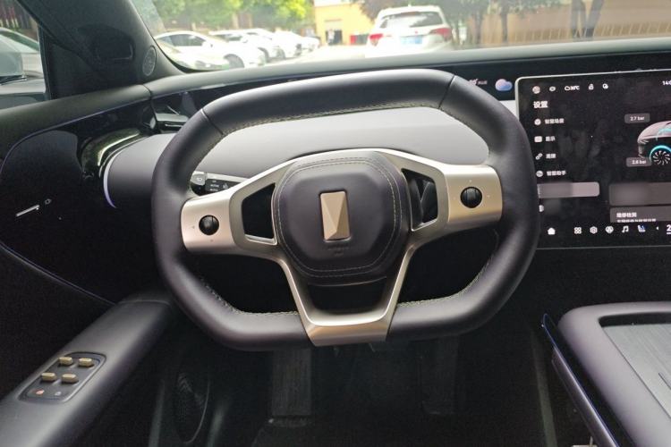 Used Avatr 07 2024 Pro+ Range-Extended Edition Steering Wheel