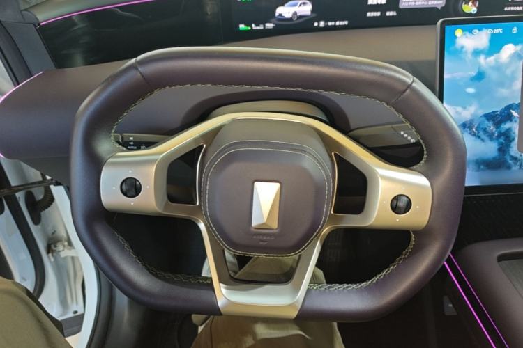 Used Avatr 07 2024 Pro+ All-Electric Version Steering Wheel