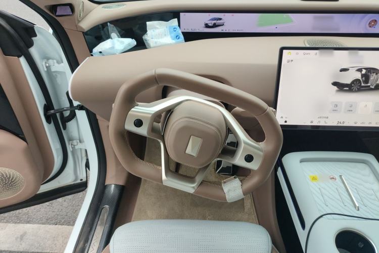 Used Avatr 07 2024 Max Extended-Range Edition Steering Wheel
