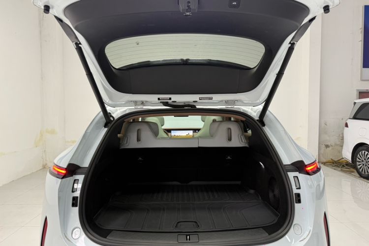 Used Avatr 07 2024 Max Pure Electric Edition Trunk