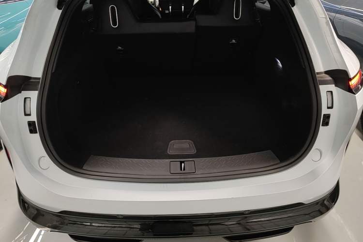 Used Avatr 07 2024 Pro+ All-Electric Version Trunk