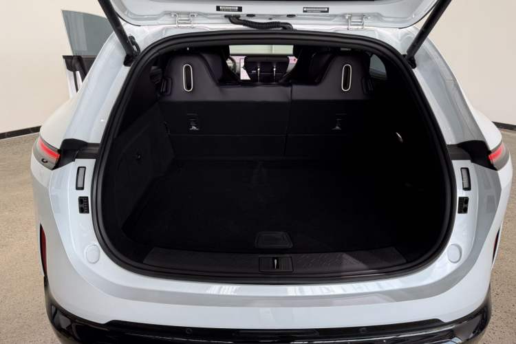 Used Avatr 07 2024 Pro+ All-Electric Version Trunk