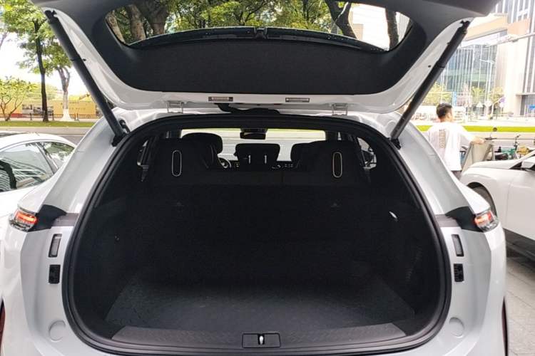 Used Avatr 07 2024 Max Pure Electric Edition Trunk
