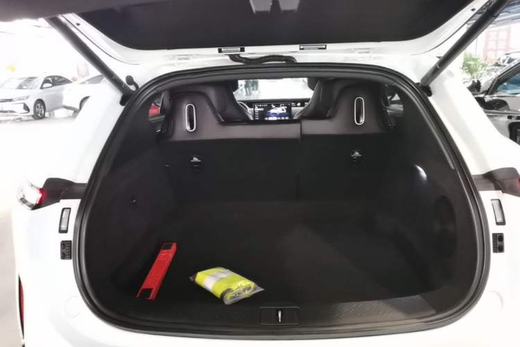 Used Avatr 07 2024 Pro+ All-Electric Version Trunk