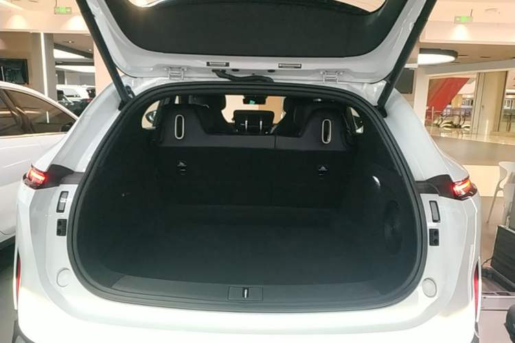 Used Avatr 07 2024 Pro+ All-Electric Version Trunk