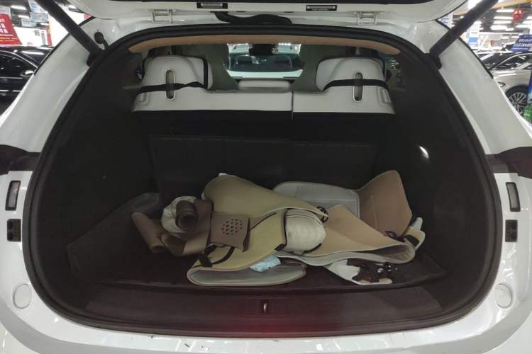 Used Avatr 07 2024 Max Extended-Range Edition Trunk