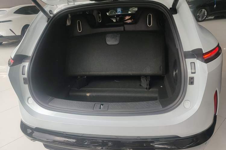Used Avatr 07 2024 Pro+ All-Electric Version Trunk