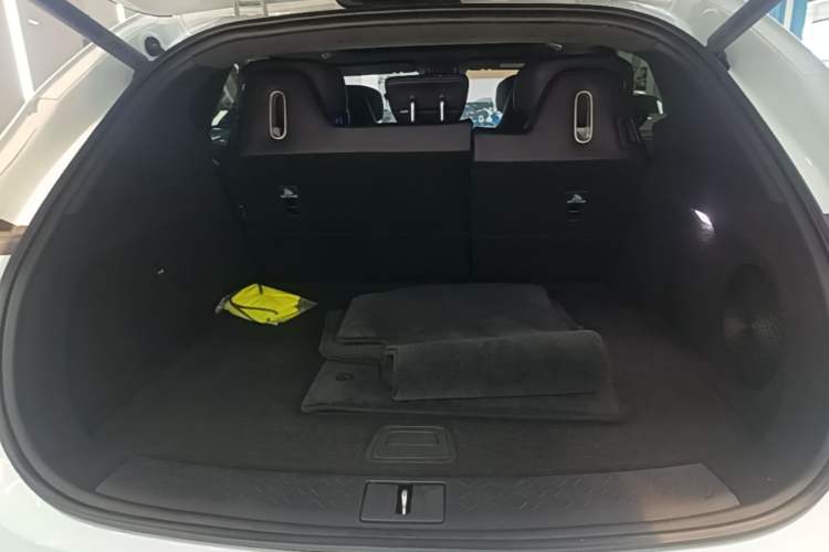 Used Avatr 07 2024 Ultra Range-Extended Four-Wheel Drive Trunk