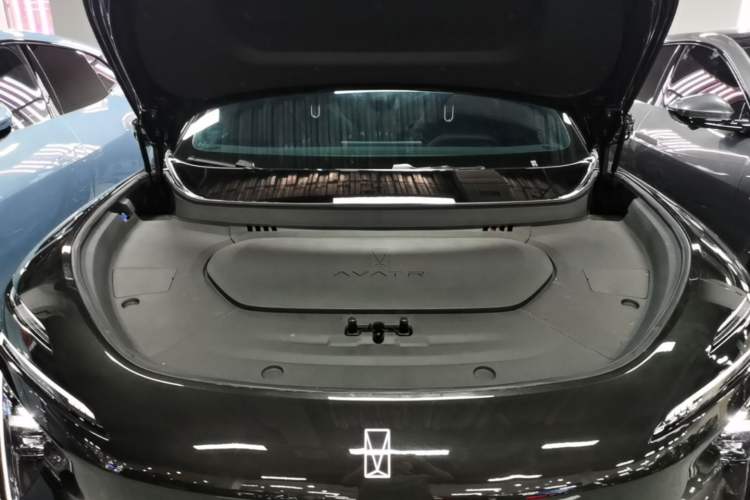 Used Avatr 07 2026 Elite Range-Extended Version 52.01kWh Engine Bay