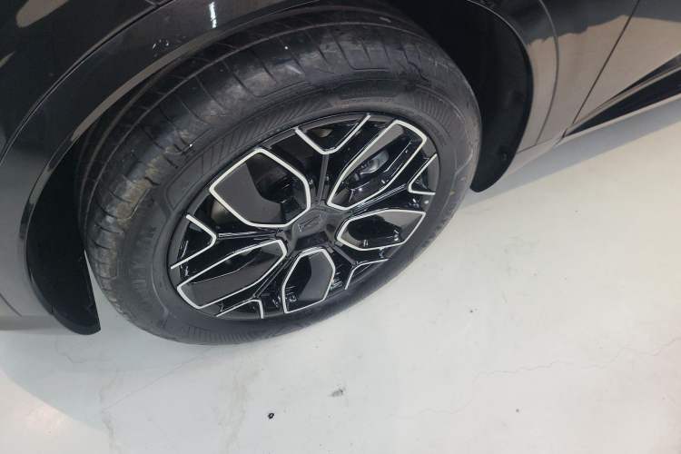 Used Avatr 07 2026 Elite Pure-Electric Version Left Front Wheel Hub