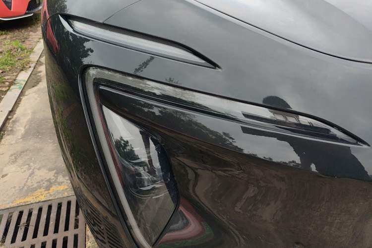 Used Avatr 07 2026 Ultra Pure-Electric All-Wheel-Drive Version Right Front Headlight