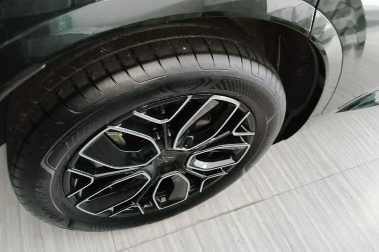 Used Avatr 07 2026 Elite Pure-Electric Version Right Rear Wheel Hub