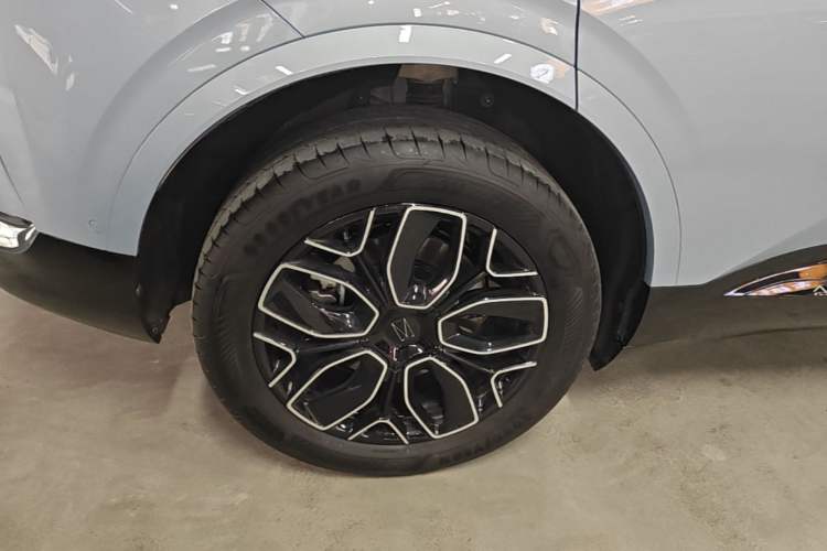 Used Avatr 07 2026 Ultra Pure-Electric All-Wheel-Drive Version Exterior 5