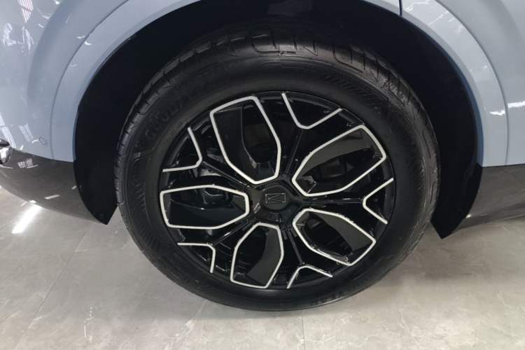 Used Avatr 07 2026 Ultra Pure-Electric All-Wheel-Drive Version Exterior 5