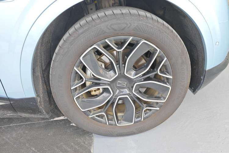 Used Avatr 07 2026 Ultra Pure-Electric All-Wheel-Drive Version Exterior 7