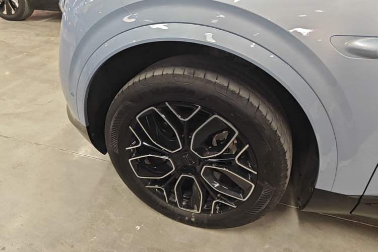 Used Avatr 07 2026 Ultra Pure-Electric All-Wheel-Drive Version Left Front Wheel Hub